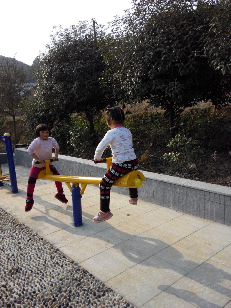 20150213昕昕在齐心玩耍