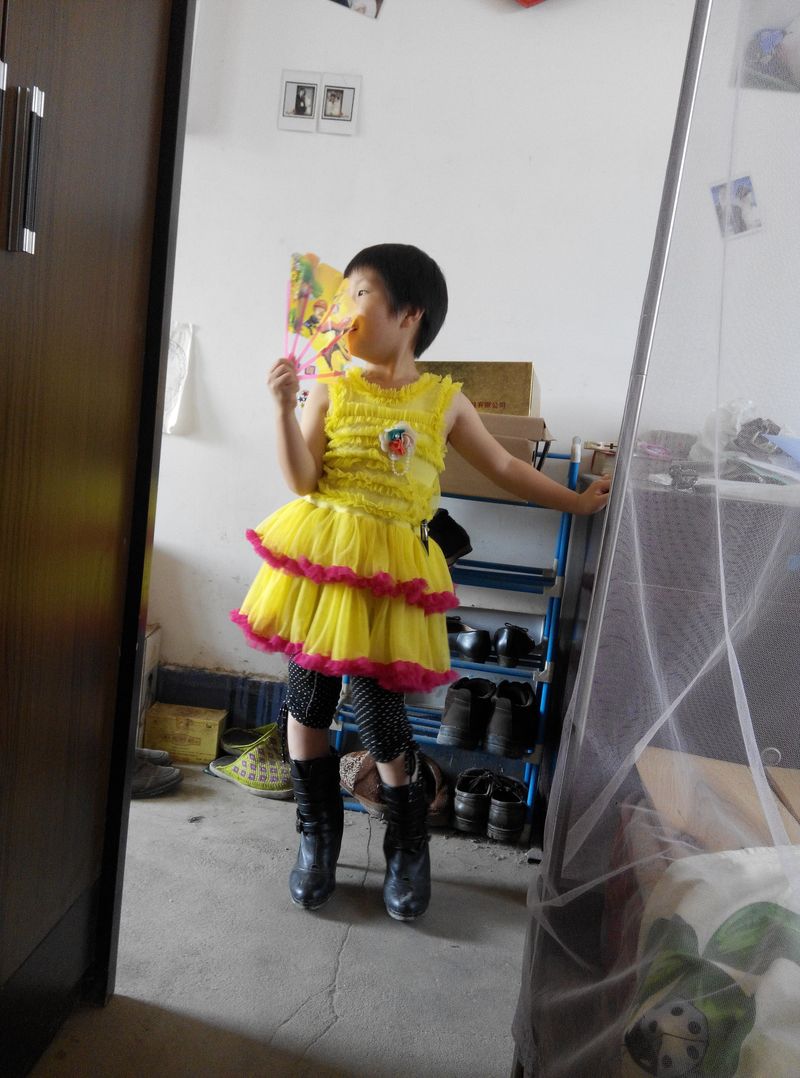 20150606爱臭美的昕昕