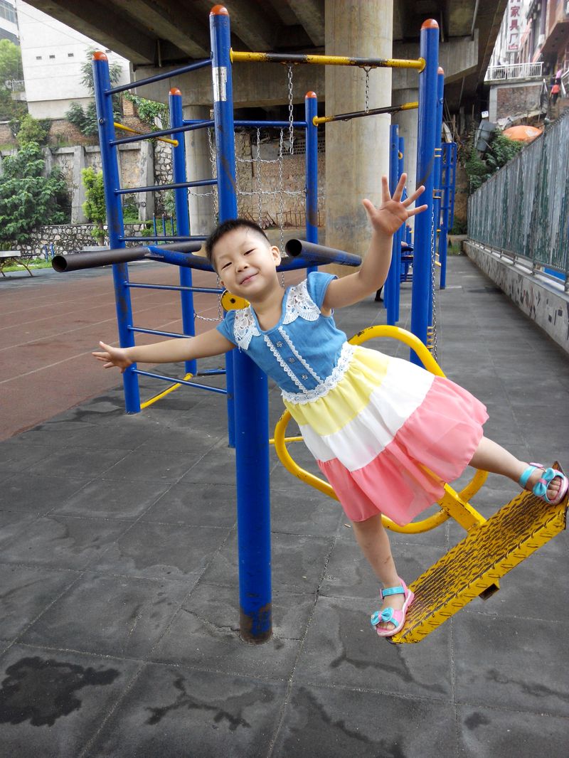 20150725昕昕三中操场