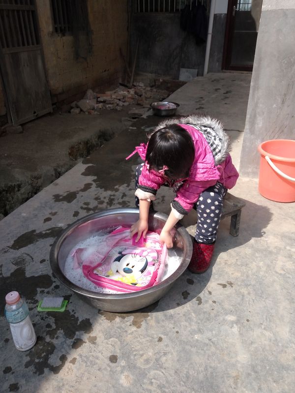 20160217要开学了，先洗书包