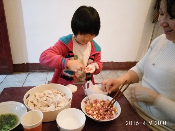20160409和妈妈一起包饺子