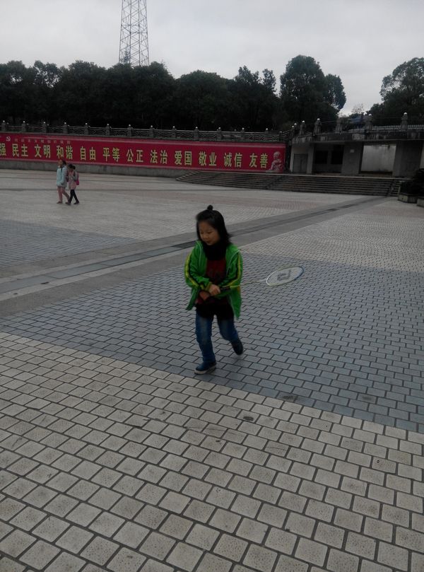 20161029昕昕练羽毛球