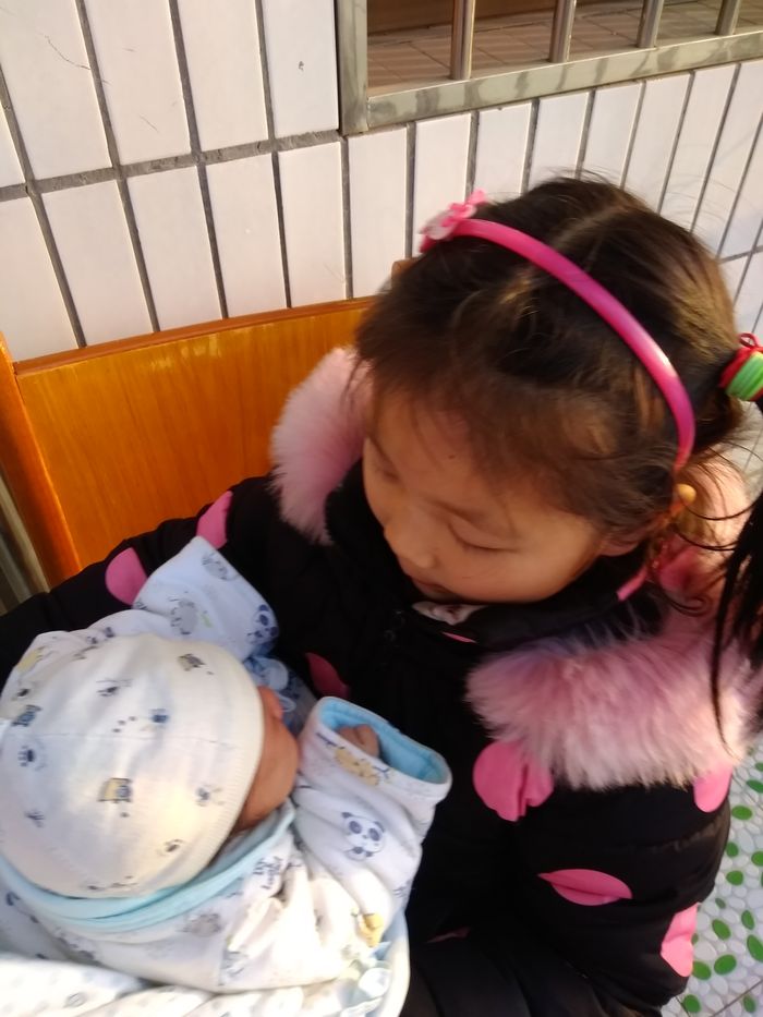 20170301照顾弟弟的姐姐