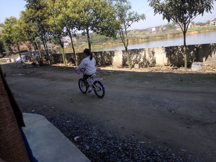 20170402昕昕骑自行车