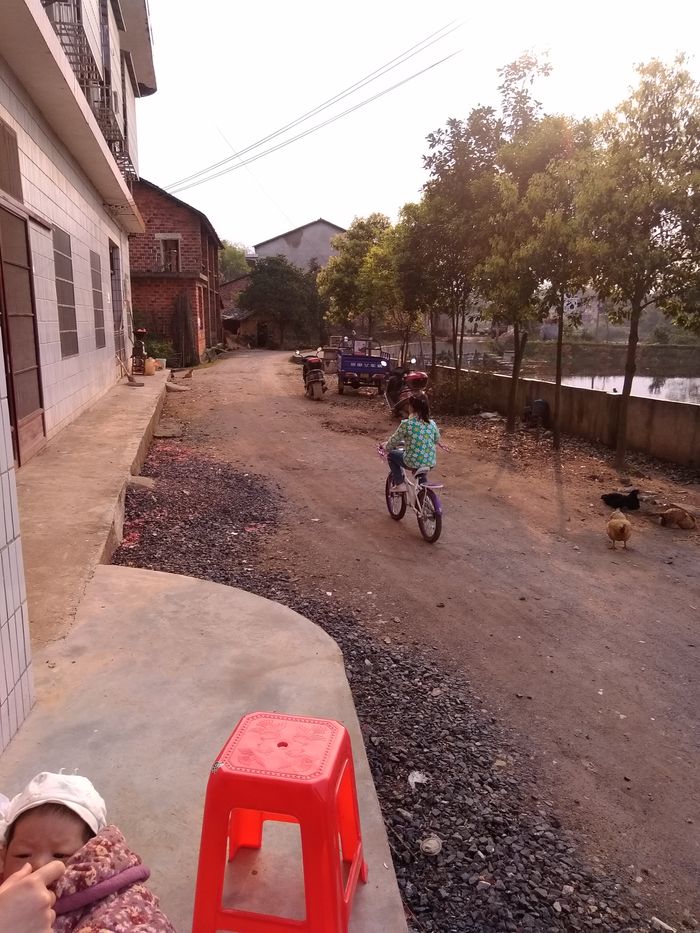 20170403昕昕骑自行车-掉链子