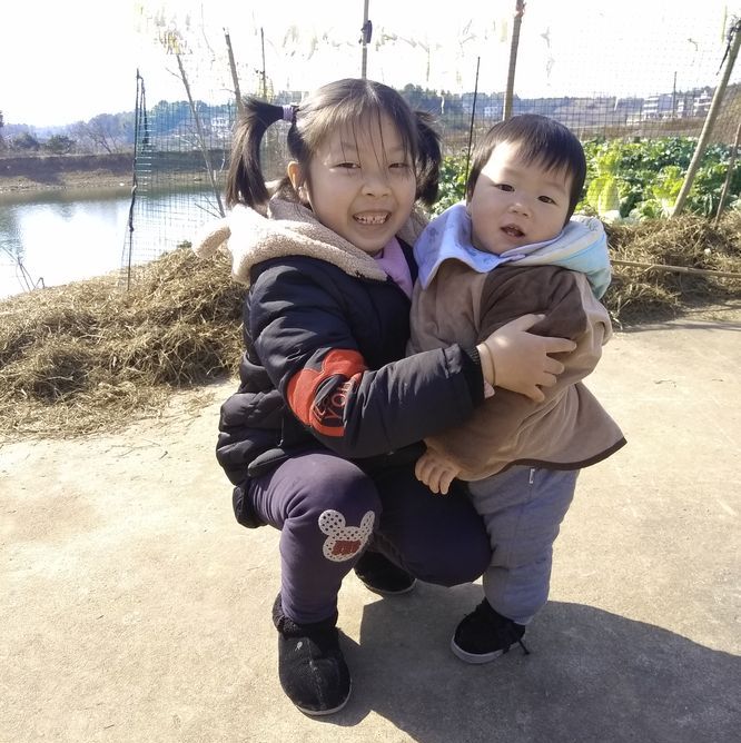 20180205昕昕奇奇晒太阳