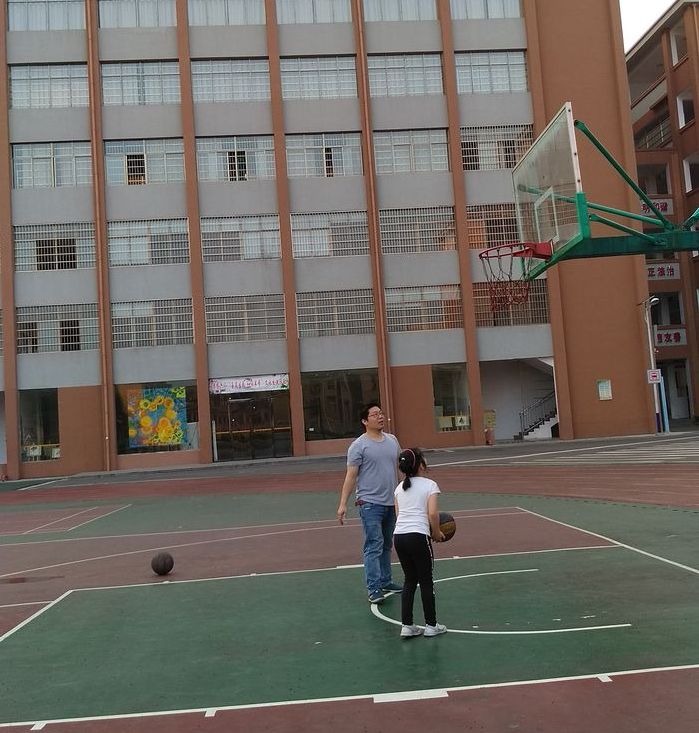 20180421昕昕篮球练习