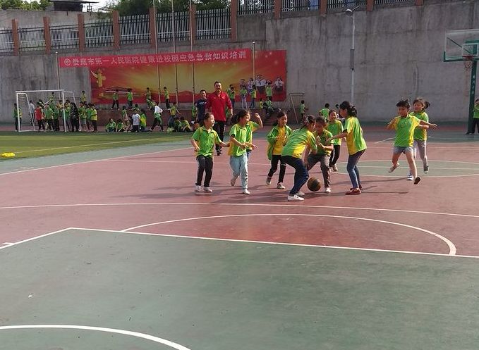 20180508昕昕参加篮球赛