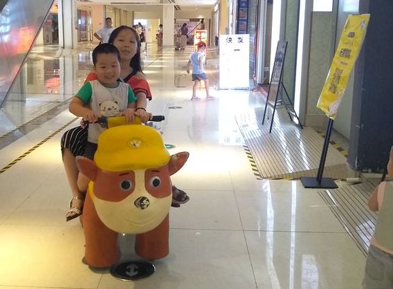 20200712昕奇骑木马